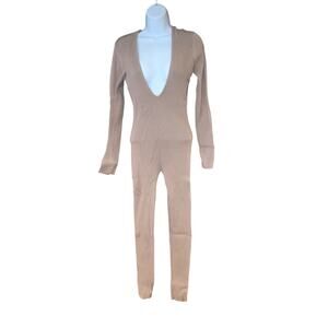 NWOT Fashion Nova deep V tan body suit / jumpsuit‎ sz L